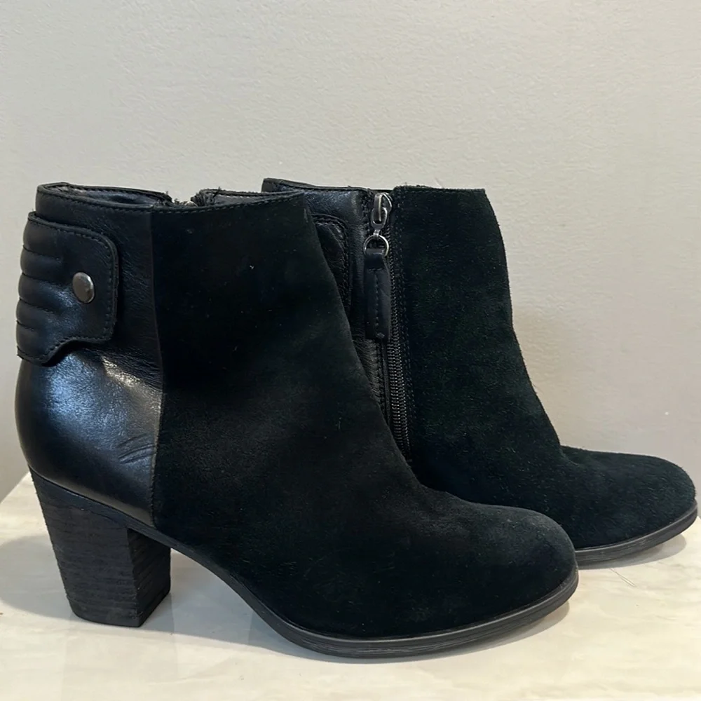 CLARKS Palma Rylie Black Suede Women's Ankle Booties Size 7.5 - Picture 8 of 10